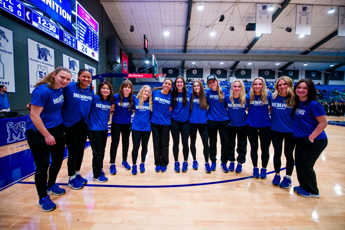 Look at our STUDENT-athletes 🤩 These Tigers were honored for having a 3.0 GPA at the @MemphisWBB last week! #GoTigersGo