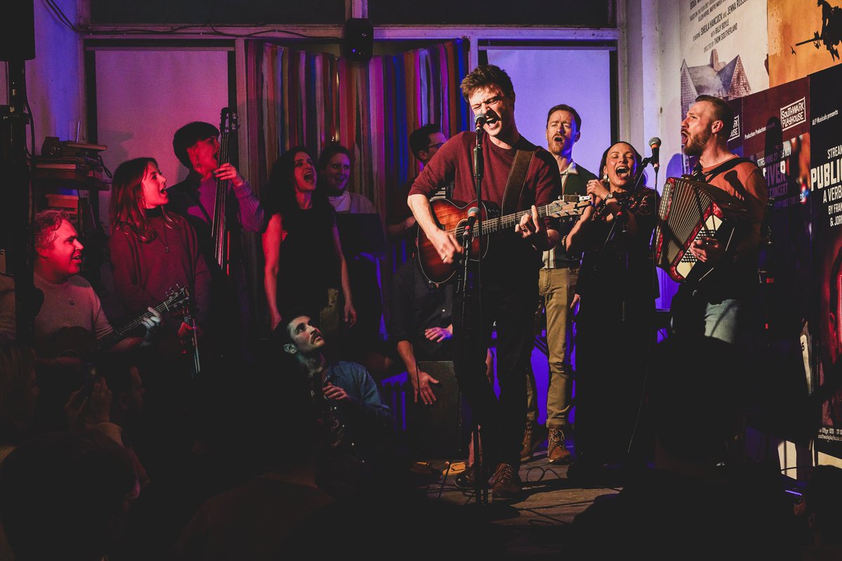 What a bloody glorious evening shared with these heavenly Buttoners (and a whole host of multi-talented actor-musos). My heart is full. <a href="/swkplay/">Southwark Playhouse</a> <a href="/TCCOBBmusical/">The Curious Case Of Benjamin Button</a>
📸 Claudia Vinatea for <a href="/CurtainCallBway/">Curtain Call Mag 🌈</a>