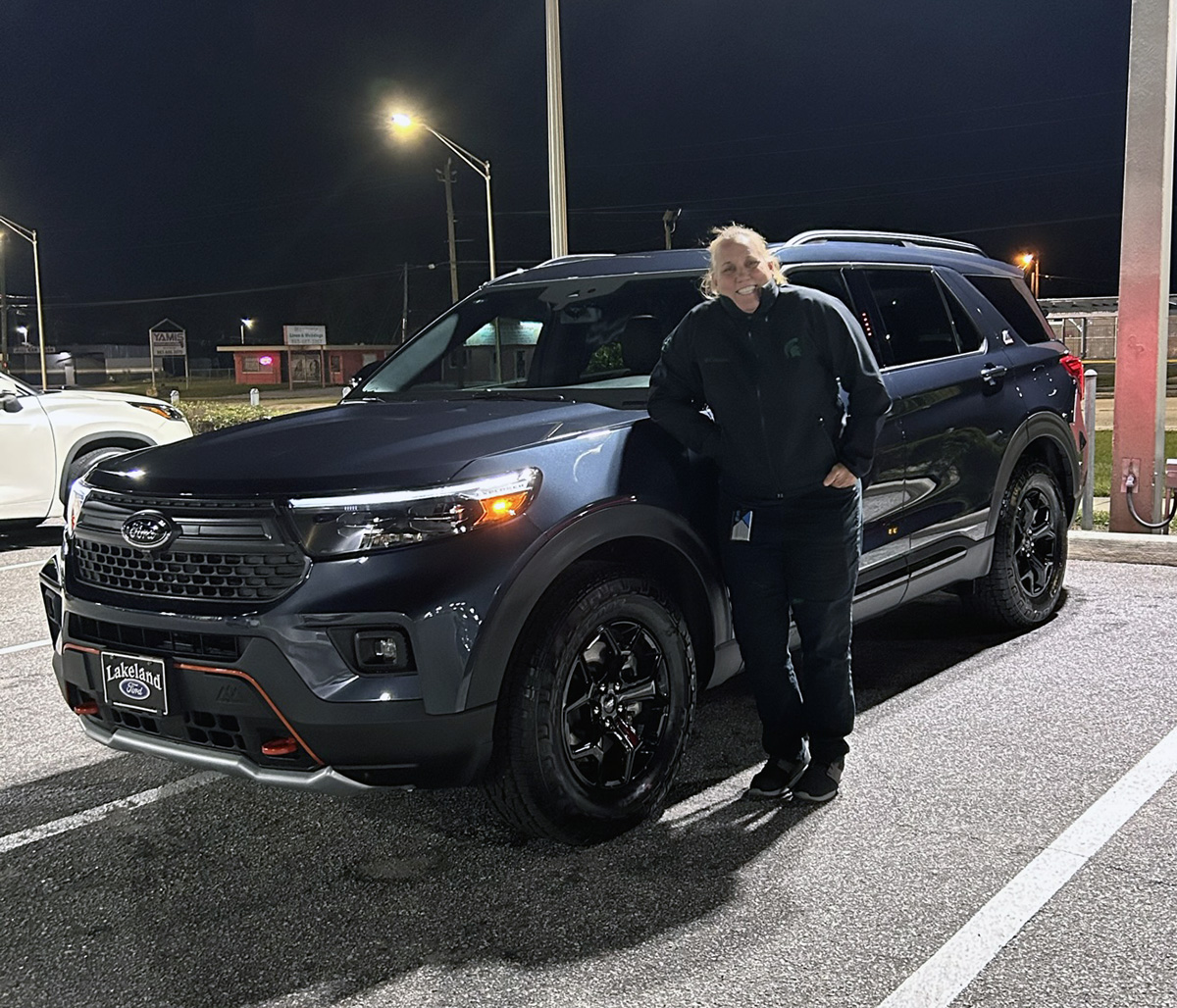 Lakeland_Ford's tweet image. Robyn Fortsch was searching the internet for a #NewSUV when the #2023Explorer showed up form #LakelandFord &amp;amp; it was something that deserved a #CloserLook - #GreatChoice Robyn &amp;amp; #ThankYou for choosing us - If we can do anything, don&apos;t hesitate... we&apos;re here for you! #FordFamily