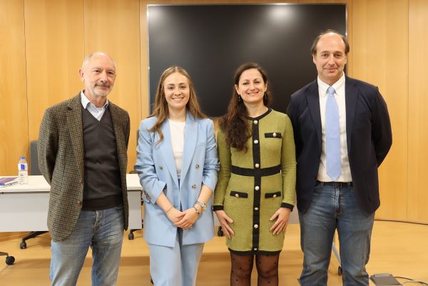 🎓Felicitamos a nuestra investigadora <a href="/GarciaOuteiralV/">Vera</a>, que defendió con éxito su tesis doctoral. ¡Enhorabuena, nueva doctora #CiMUS! 👏
<a href="/fidalgostemlab/">Fidalgostemlab</a> <a href="/JZalvide/">Juan Zalvide</a> <a href="/MemoenUsc/">Memoen Group USC</a> <a href="/EpiAgeing_lab/">Diana Guallar</a>
<a href="/Sblancolab/">Sandra Blanco Lab</a>
👉l1nq.com/KfhOC
 <a href="/UniversidadeUSC/">USC</a>