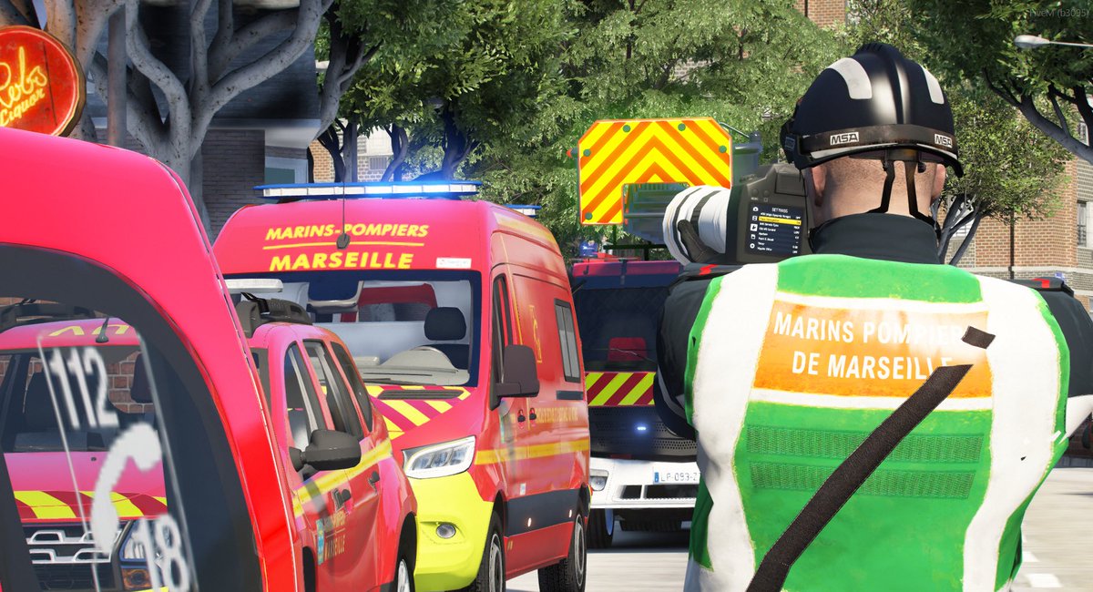[#mondaymotivation]

Les photographes des pompiers des Studios DCPJ vous souhaitent une bonne semaine ! 📸 
#StudiosDCPJ #Simulation