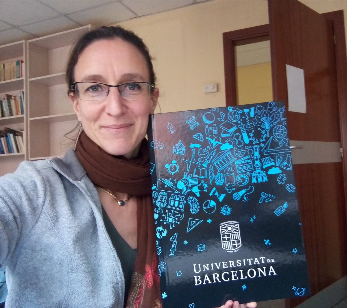 Happy to share that I am starting a new position of Project Manager at @UniBarcelona. 
I will support research in #ecologicaleconomics, #politicalecology, focusing on #postgrowth approaches, working with @DrDanONeill @F_Demaria and other brillant minds across Europe!