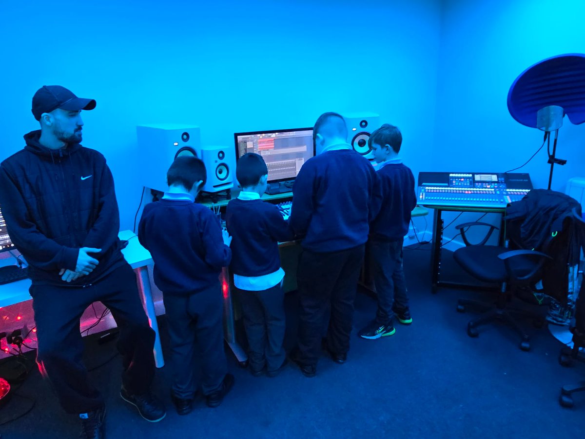 My class was extremely lucky to experience #wearenoise today. They engaged fully, spent time mixing,MCing, playing instruments, making songs, and podcasting. Amazing facility, and wonderful staff👌 #ks2 #nurture #thisisap #primary @Head_TheHeights @MrTopham1987 @BWD_YPS