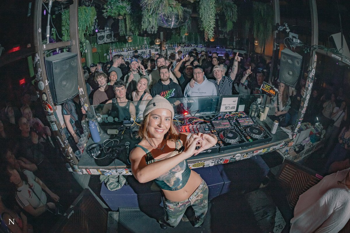 Our debut 6to10 went a little something like this….

Where will we see you next? 

3.8 - Tape B @ Karma (Tickets available at the door) 📼

3.22 - Our debut Terminal event w/ Notion @ Flash Rooftop 💿

3.28 - Chee X Moody Good @ Flash ✴️

📸: <a href="/Realsketchypete/">̶S̶̶K̶̶E̶̶T̶̶C̶̶H̶̶Y̶</a> 

Links below 🎫⬇️