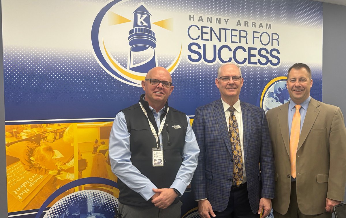 NEadvantage's tweet image. In June, we featured the summer scholars at Kearney Public Schools' Hanny Arram Center for Success.

Last week, the school hosted Commissioner of Education Dr. Brian Maher, who got an up-close look at one of Nebraska's public school gems!

bit.ly/430K9Xc #RootedNE