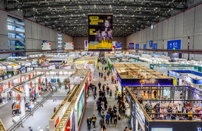 LaSpola1's tweet image. #Shanghai si anima con le fiere tessili: da oggi @CHICshanghai @Intertextile #YarnExpo #PhValue @messefrankita @messefrankfurt 
bit.ly/3IoU0N4