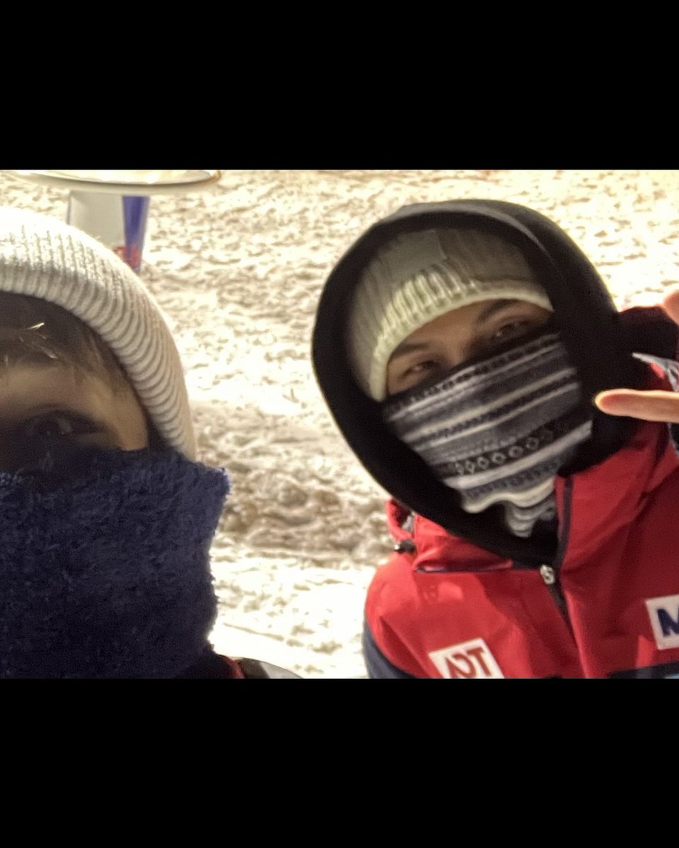 곤아형승훈이다연습하냐고좀늦었다
이번생일도진심으로축하한다
매번놀리는거다아끼고좋아해서놀리는거알지
그래서젤많이놀리는거야항상받아줘서고맙고
우리가나이많이든거같지만아직많이어려
많은여정을함께하자

#OneAndOnlyBXday
#째깍째깍_병곤이_생일이다