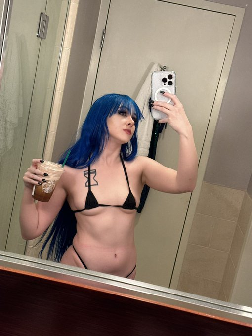 FCK IT sending nudies to anyone that says “hi” https://t.co/KP9p2DDEuf