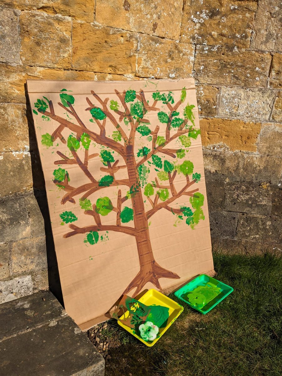 Made together in yesterday's 'The Ten'. We thought about the beauty of spring, our lives of faith: we gave thanks and invited the Holy Spirit to be at work in us and in the world #church #life #cotswolds #chippingcampden #spring #Thanksgiving #faith #prayer @GlosDioc @ARochaUK