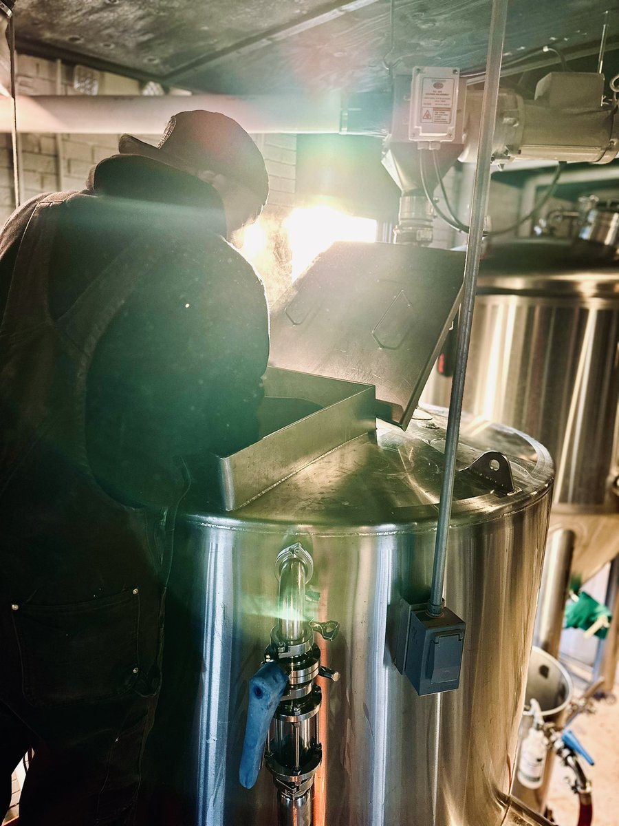 This morning was a ton of fun. We’re working with the @freep on a project which goes beyond making a really great beer. We’ll have more details in the next week or so. We think y’all are gonna dig this one! #detroit #detroitfreepress #batchbrewingco #mibeer