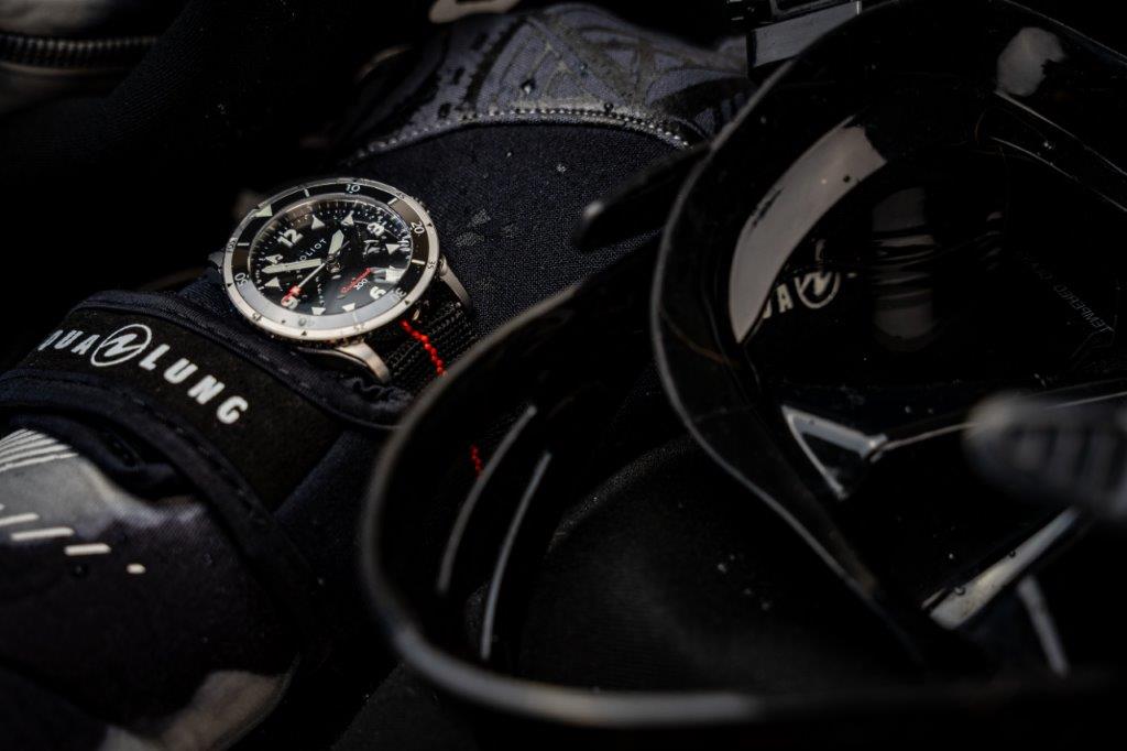 FoliotWatches's tweet photo. FOLIOT Scubanaut Dive Watch is a thoughtfully designed modern dive watch, built for travel and powered by adventure. Grab an exclusive HUGE discount today, now on Kickstarter  https://t.co/pJNOJr335X #watchdesign https://t.co/wvTG3SjE7m