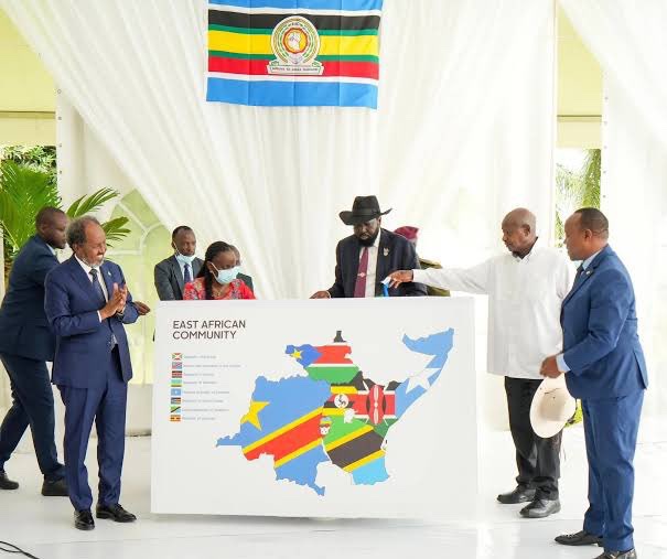 YoungDiplomatT's tweet photo. The Federal Republic of Somalia has officially joined the East African Community as the bloc’s 8th Partner State. 

@jumuiya 
#Regionalintergration
#eac
#YoungDiplomats https://t.co/TsM4vYqS6a