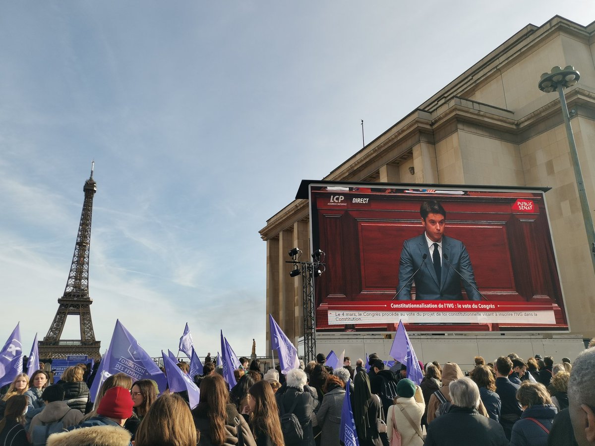 Journée historique 🇫🇷 #IVGconstitution ✅
🎉 Bravo à tou.te.s le militant.e.s, associations #féministes et politiques qui œuvrent en faveur des #droitsdesfemmes depuis des années 💙