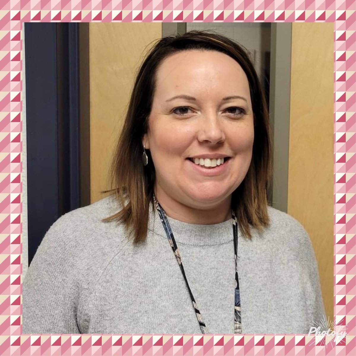 🐻 🐻Happy National Social work week! 🐾 Thank you Mrs. Warren for everything you do for our students. #pawsitivelyenglishvillage #evtheplacetobe #greececommunityschool #NationalSocialWorkerWeek