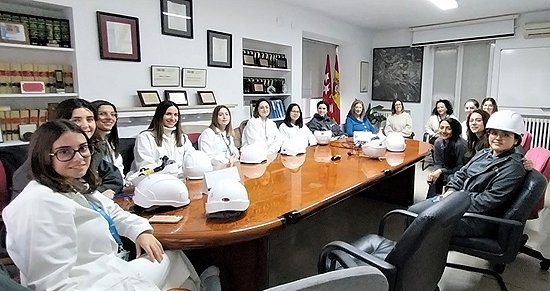 #Ercros #Aranjuez celebra el #Día Internacional de la #Mujer y la #Niña en la #Ciencia con un encuentro entre sus directivas y estudiantes

  · Encuentro sobre los desafíos de #género en las #empresas

nuevomas.com/?p=37198 

#Aranjuez #industria