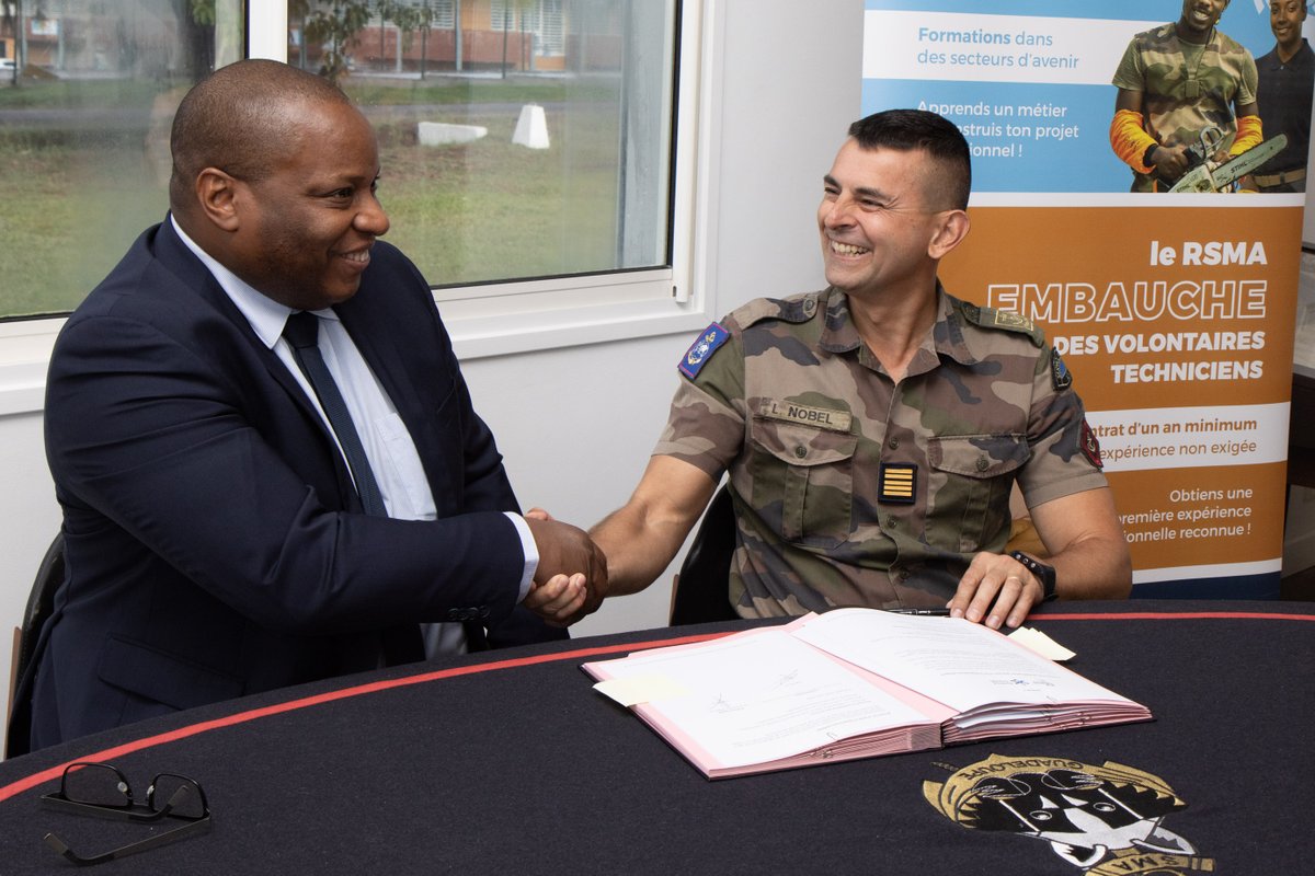 F_MarieRose's tweet photo. Aujourd’hui, @FTravail_971 et le @rsma_guadeloupe ont réaffirmé leur engagement d’accompagner et de consolider les projets professionnels des jeunes afin d’accroître leurs possibilités de s’insérer durablement sur le marché du travail. 🤝 https://t.co/B3Onm9Q1zy