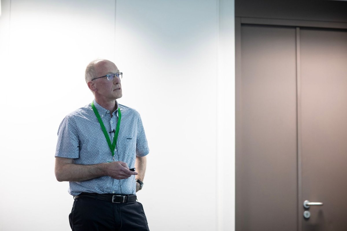 nanoGe_Conf's tweet image. 🗣️ Leading scientists at #Perovskites have participants focused on hearing about advances in #ComputationalModeling of #Perovskite, exciton fine structure and coupling to the lattice dynamics and Sn-Perovskite #SolarCells at #MATSUS24 @nanoGe_Conf
🔗nanoge.org/MATSUS24/home