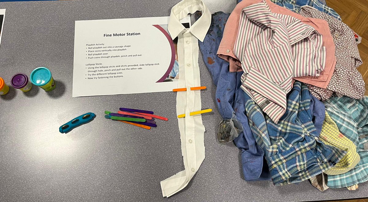 Lyndsay's OT parent workshop at @BellfieldJunior. Talking all things personal hygiene and independence skills - with activity stations to practice skills and develop visuals for home. Great to see so many parents and children 🤩🤩🤩 #ot #sbot #independence #selfcare