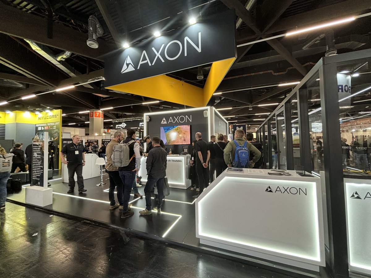 Drei Tage Innovationen, spannende Begegnungen &amp; Gespräche – die #EnforceTac2024 war ein voller Erfolg! Riesiges Interesse am Axon-Ökosystem für moderne Polizeiarbeit: TASER 10, Axon Body 4, Axon Fleet, Evidence.com uvm. Wir kommen wieder! Mehr: de.axon.com