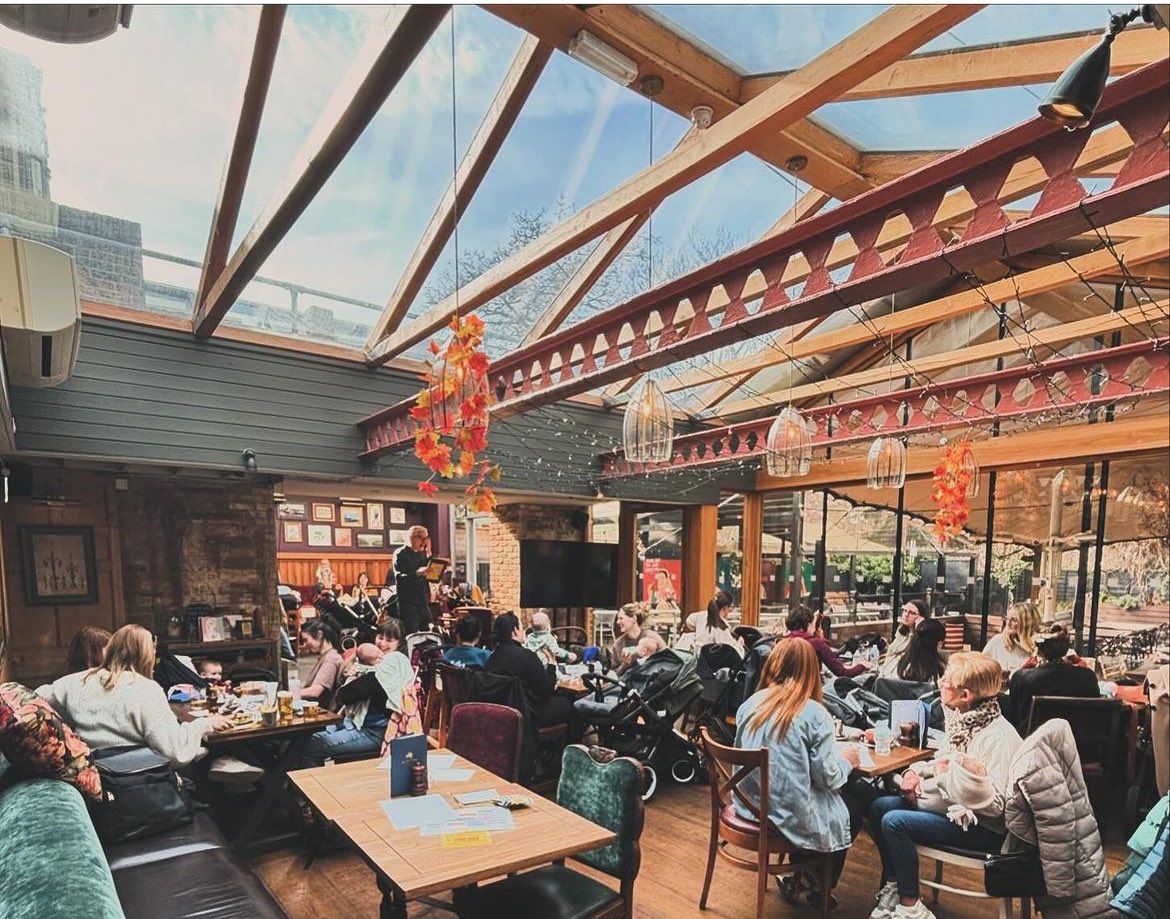 A beautiful spring day, for the wonderful @bringyourbaby quiz. Another sold out event this month so get your tickets for next month before that surely sells out too. - - #pubquiz #greenwich #bringyourbaby #mumslovepubstoo #publife #social #newparents