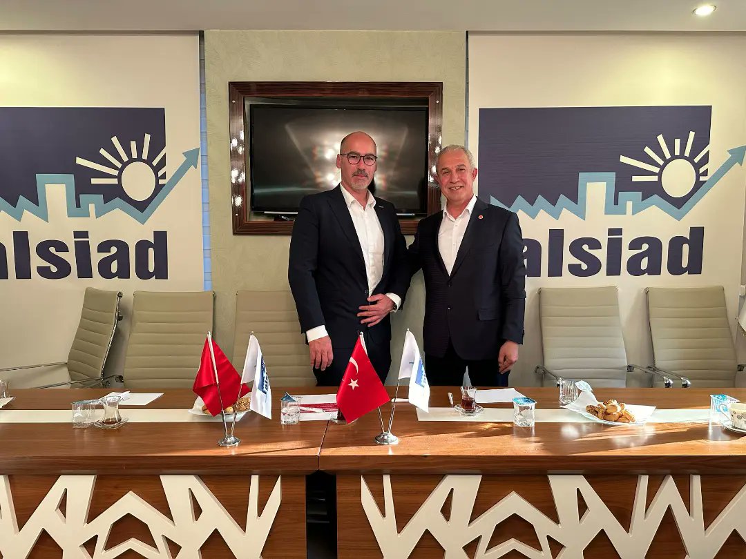 alsiad3's tweet photo. -CHP Alanya Belediye Başkan Adayı Sn.Özçelik ALSİAD’ı Ziyaret Etti-
Seçim çalışmaları kapsamında,CHP Alanya İlçe Yönetimi,Belediye Başkan Adayları Sn.Osman Tarık Özçelik ve CHP İlçe Başkanı Sn.Bülent Kandemir, Belediye Meclis üyesi adayları,ALSİAD Dernek ofisine ziyarette bulundu https://t.co/MGaENYJP4S