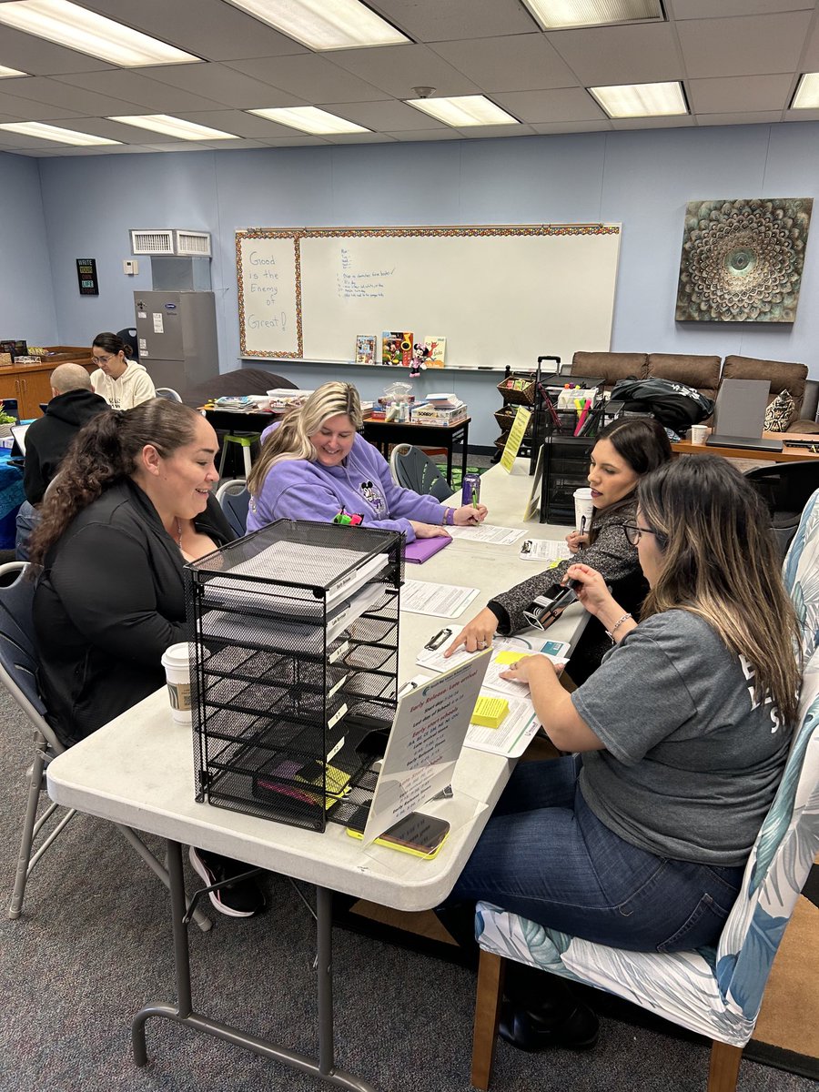 Today we are welcoming our parents in the Berry Parent Den!  We will see you this week and next at a different school site every day for our in-person Extended Learning Registration 8-10 am and 2-5:30pm. ⁦<a href="/SBUSD_NEWS/">SBUSD NEWS</a>⁩ ⁦<a href="/Supt_SBUSD/">Jose A. Espinoza</a>⁩