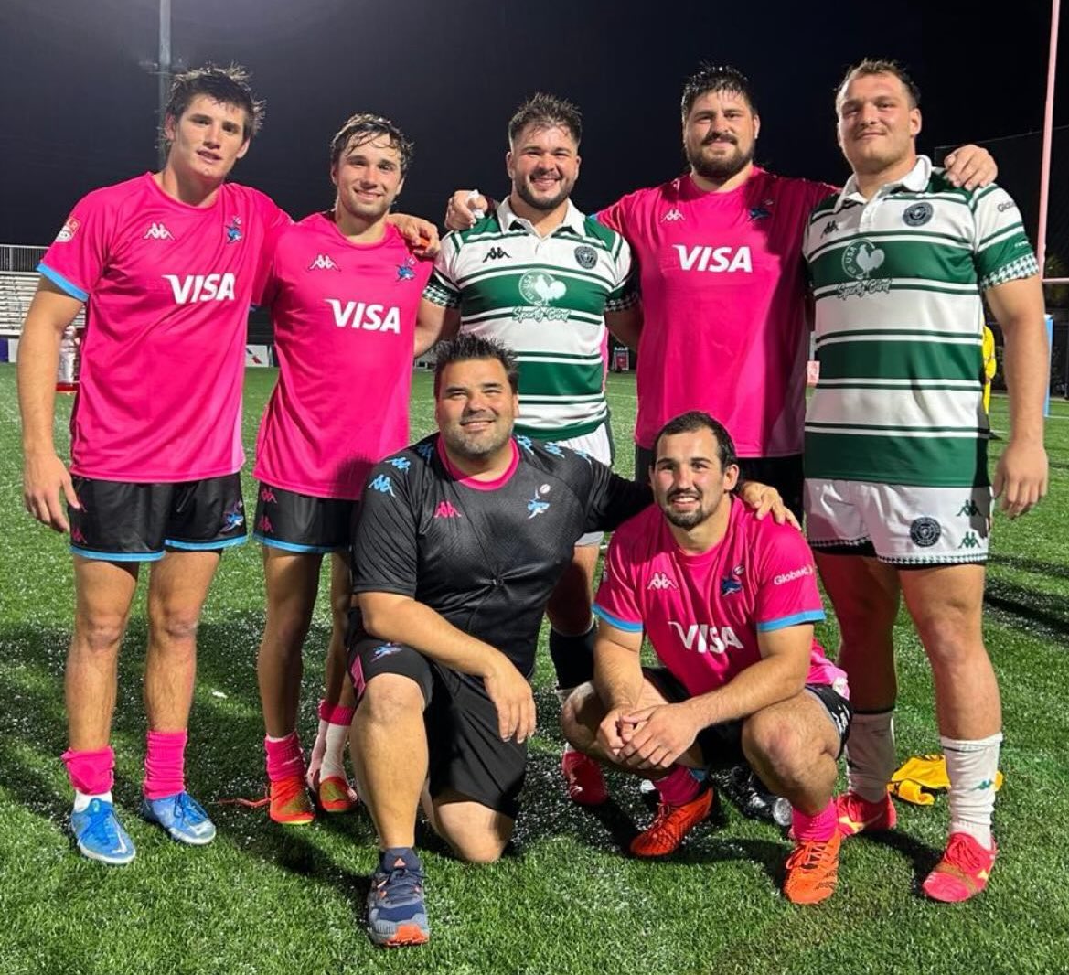 Reencuentro 🇺🇾 en la <a href="/usmlr/">Major League Rugby</a> 🫶🏼

<a href="/MiamiSharksMLR/">Miami Sharks MLR</a> con Reinaldo Piussi, Manuel Ardao, Felipe Etcheverry, Tomás Inciarte y Oscar Durán -en el cuerpo técnico- recibió a <a href="/HoundsChicago/">Chicago Hounds</a> con Ignacio Péculo y Guillermo Pujadas. 

Triunfo visitante 23-19 y foto mundialista 🏉👌🏼
