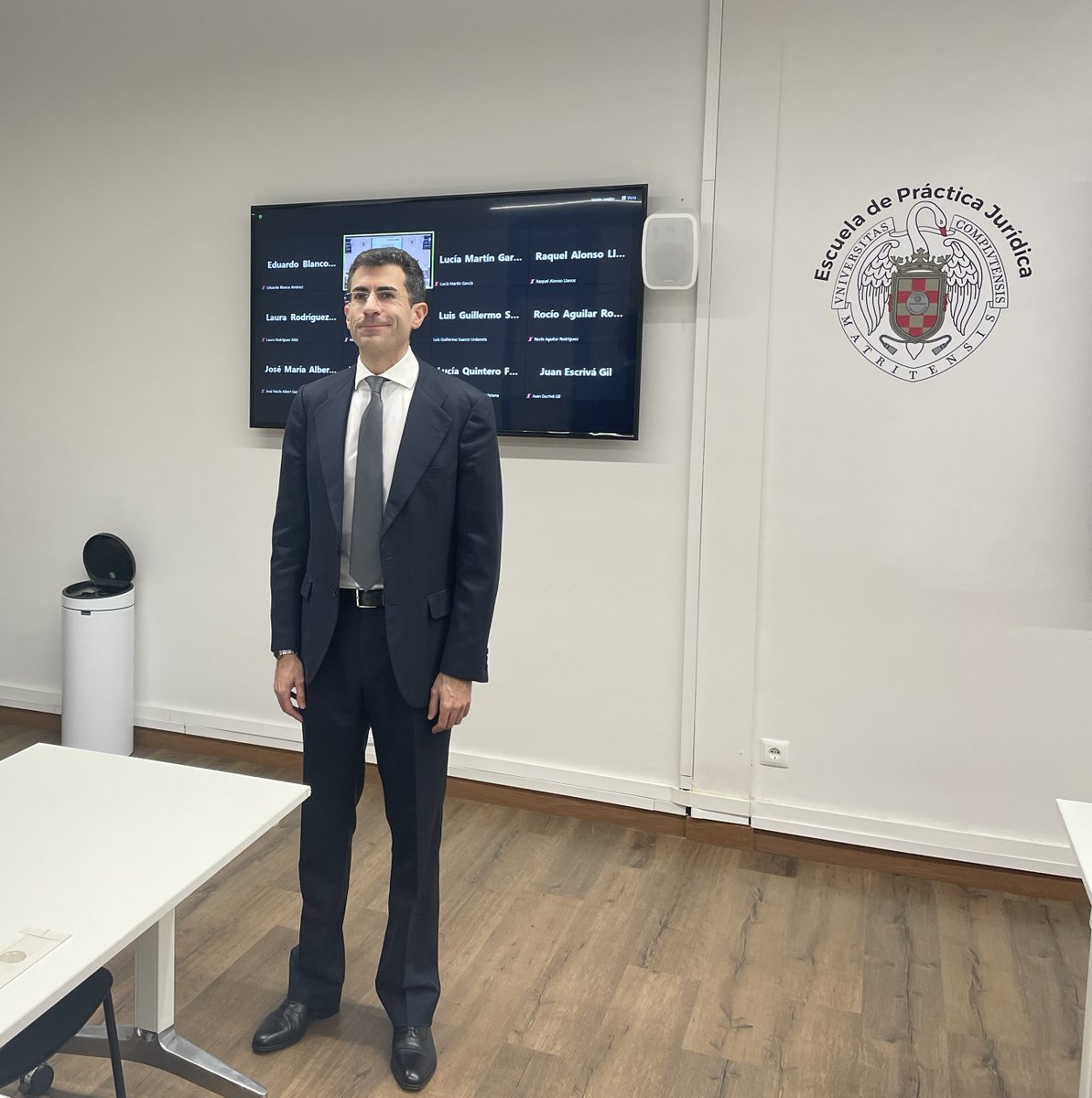 moisesbarrioa's tweet photo. Ha sido un placer ocuparme de los fundamentos tecnológicos de la #IA en la 5.ª edición del Diploma de Alta Especialización en Legal Tech y transformación digital (#DAELT) de la @epjcomplutense #LLM #redneuronal #ChatGPT4 #openAI #DerechosDigitales #HumanismoTecnologico #AIAAct https://t.co/R7HyiBObf2
