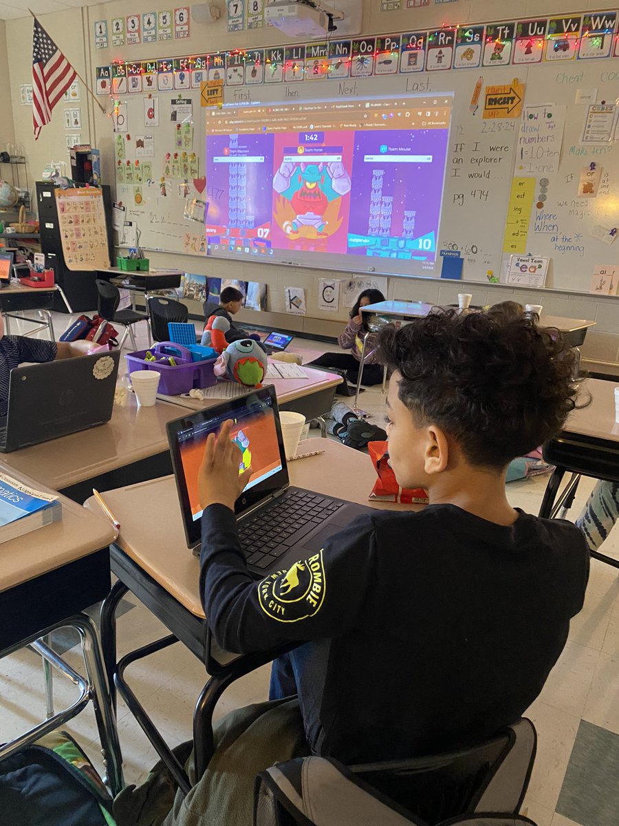 MrsKellerHPSD's tweet image. Thankful @Kahoot invited us to try some #team #challenge #modes while I pretest oi vs oy spelling @HanStElem