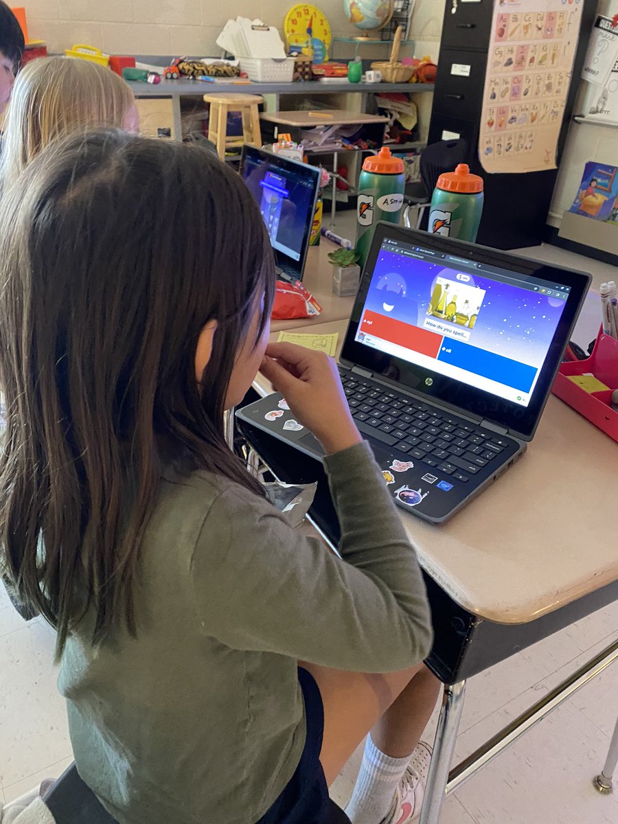 MrsKellerHPSD's tweet image. Thankful @Kahoot invited us to try some #team #challenge #modes while I pretest oi vs oy spelling @HanStElem