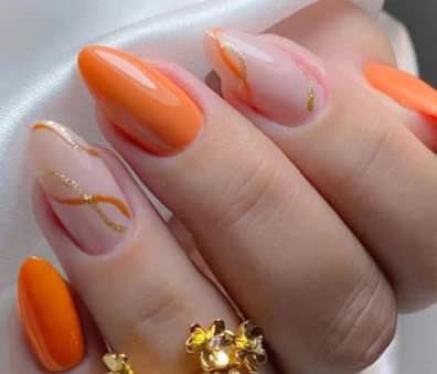 Sunny Days PI Press On Nails ☀️💅🏽

Put your style in the fast lane with these Sunny Days Press On Nails! Get ready for days of sunny vibes with these press-ons; perfect for a chic night out or just a day of catching some rays!…#PrettyIndividuals