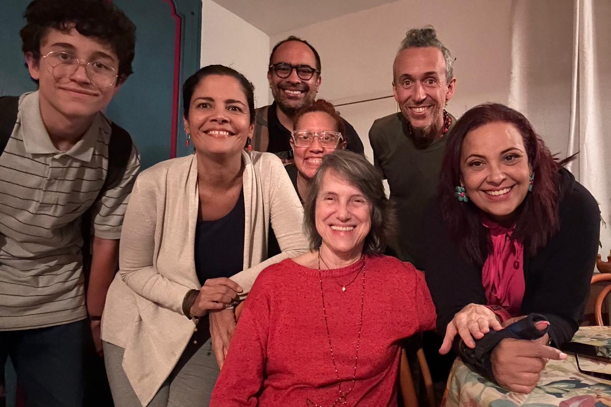 Feliz cumpleaños a nuestra Ceci amada ❤️🎶 la voz más linda y luminosa de nuestra canta venezolana

Te amamos <a href="/ceciliatoddvzla/">@CeciliaToddVzla</a> Gracias por ser guía, madrina, hermana ✨💫✨