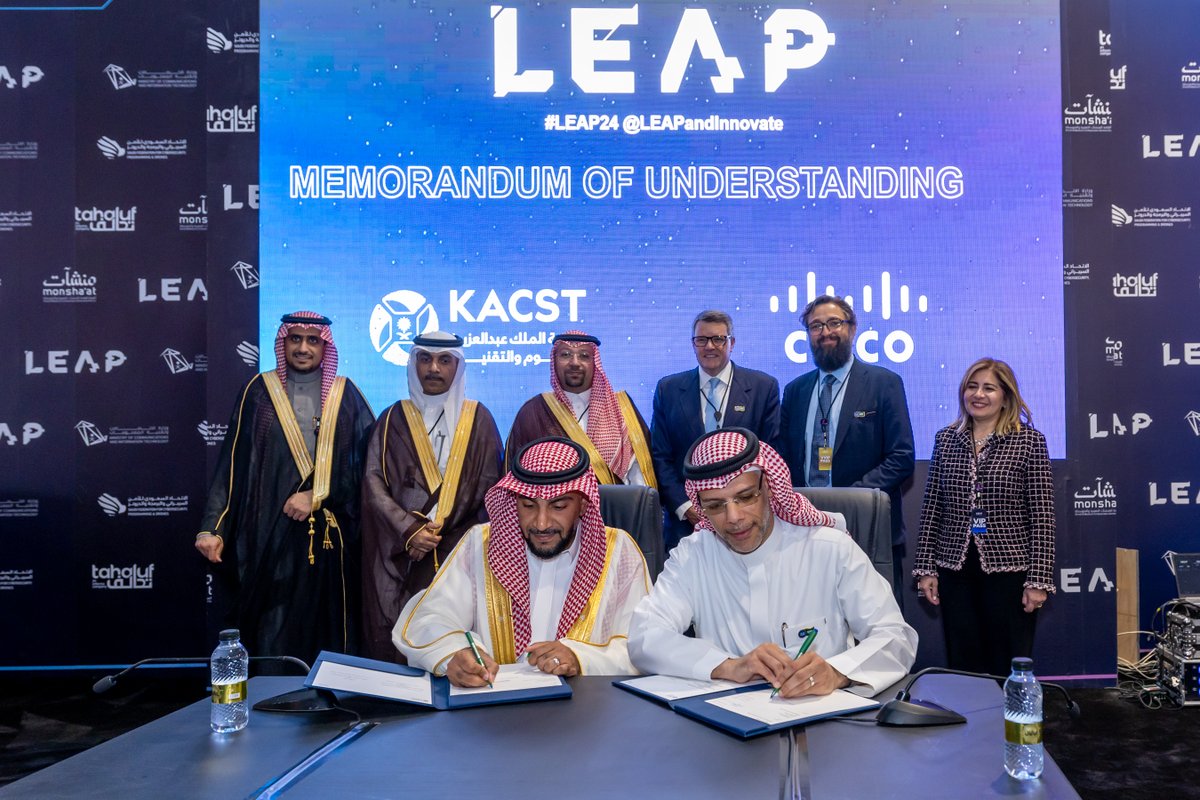 CiscoSaudia's tweet image. Today at #LEAP24, Cisco and @KACST signed an MoU to explore the collaboration on a joint virtual center for digital innovation. The initiative aims to empower entrepreneurs and SMEs with digital solutions, supporting local research development and innovation.

#CiscoLEAP
