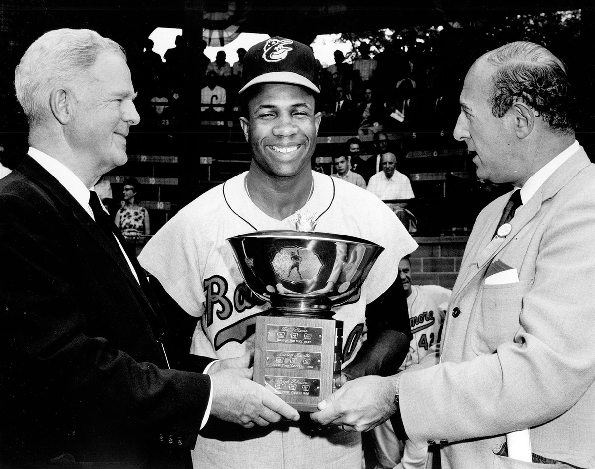 StatementGames's tweet photo. It was awarded on 11.8.1966 #MLB HOF Frank Robinson wins the American League MVP award thereby becoming the only player to that title in both professional baseball Leagues. 

What do you think... is he the greatest 3rd baseman of all time? 

#MLBFunFacts History &amp; Nostalgia https://t.co/5aGLIOLhAp