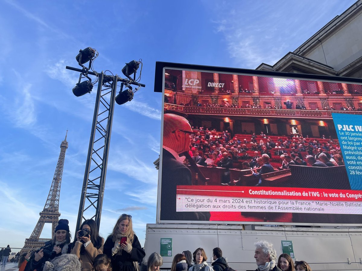 Ce soir, la France sera le premier pays au monde à inscrire l’IVG dans sa constitution.

À Versailles et au Trocadéro, la  Fédération nationale des CIDFF est présente pour suivre et célébrer en direct cette victoire féministe qui fera date ✊💜

#IVGconstitution