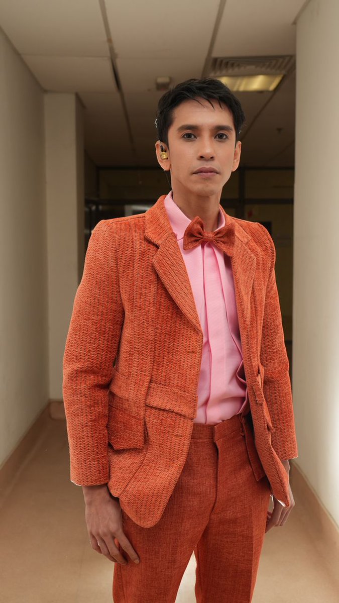 HannahRosee0510's tweet photo. Cute and #Santai performance last night 👏👏👏👏.  Kudos to Naqiu n budak2 Comel enjoy tgok persembahan semalam 😍😍😍🎊🎊
Tetap Juara di hati @Naqiurious 
#Naqiu #Naqiu2024 #SantaiXNaqiu #AJL38 #AlhaAlfaXAJL38 https://t.co/uUisPIVSM4