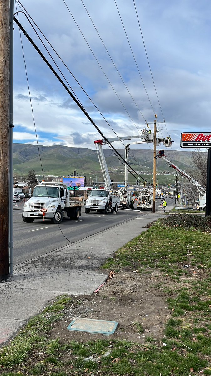ChrisMitcheKLEW's tweet photo. The new pole is coming along, the area is still closed. https://t.co/TsIuzqNqjk