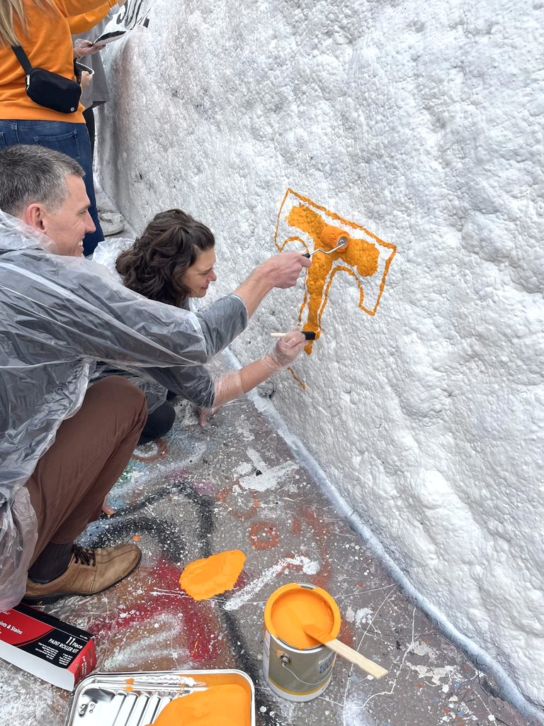 utkcsw's tweet image. Our celebration of Social Work Month moved to The Rock today on UT&apos;s campus. We left our mark and had a lot of fun showing that social workers ROCK 🧡 #utkcsw #socialworkmonth #CSWE #NASW @nasw