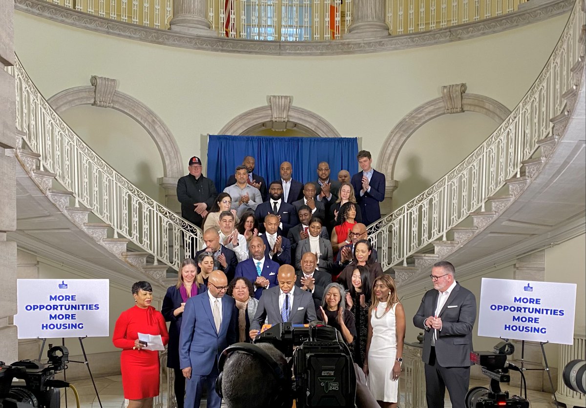 communityp's tweet image. The CPC team was thrilled to stand w/the mayor to announce the city’s first MBE Guaranty Facility. Thanks to HDC, @NYCMayorsOffice, @NYCHousing, &amp;amp; @GoldmanSachs for your work on this! nyc.gov/office-of-the-… #affordablehousing #equitablehousing #BIPOCdevelopers #NYCRealEstate