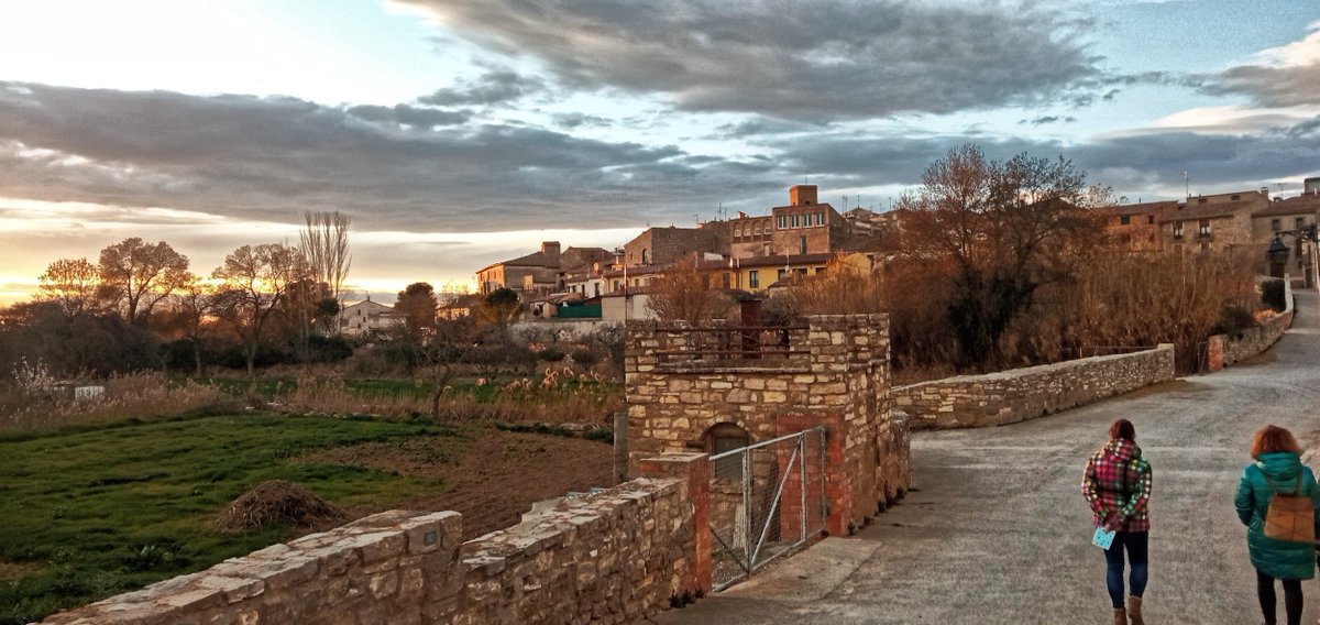 Turisme_Segarra's tweet photo. #Segarrejant per Tarroja, revisant rutes. treballant en projectes nous i, sobretot, gaudint de la tarda.
#Tarroja #Segarra #laSegarra #poblesdelasegarra
@catexperience @poblescatalunya @aralleida @ajtarroja
📷 @MariajosepJove https://t.co/7WEa4ZA9VS