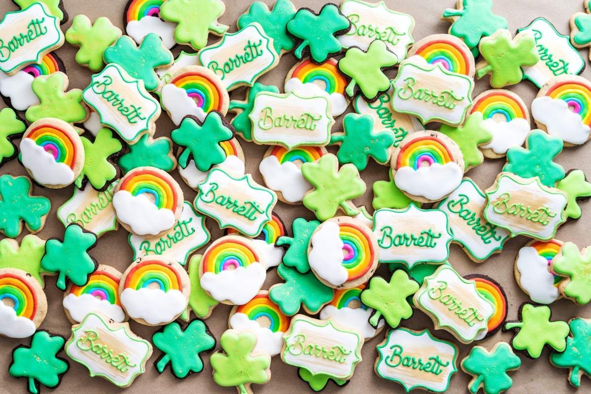 catchmyparty's tweet photo. Check out this awesome St. Patrick's Day 1st birthday party! The cookies are fantastic! https://t.co/cJtmIraGz1 #catchmyparty #partyideas #stpatricksday #stpatricksdayparty https://t.co/Yru0IBY0RI