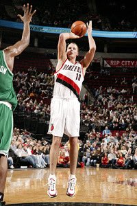 HoopersRandom's tweet image. Joel “Vanilla Gorilla” Pryzbilla