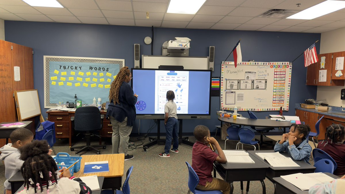 SISDInstTech's tweet image. Pssst @SpringISD.... Every 1st Grades Teacher demonstrates effective classroom #InstructionalTechnology integration and #SpringISDBlendedLearning @HoylandES . Here it&apos;s part of the School Culture. TEACHER SHOUTOUT: Mrs. Baccarisse, Mrs. Adams, Mrs. Thomas, and Mrs. Dangerfield.