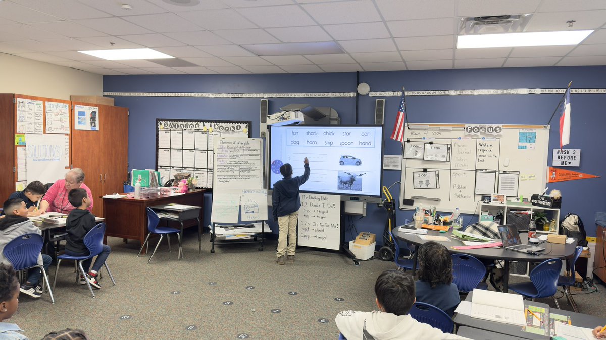 SISDInstTech's tweet image. Pssst @SpringISD.... Every 1st Grades Teacher demonstrates effective classroom #InstructionalTechnology integration and #SpringISDBlendedLearning @HoylandES . Here it&apos;s part of the School Culture. TEACHER SHOUTOUT: Mrs. Baccarisse, Mrs. Adams, Mrs. Thomas, and Mrs. Dangerfield.