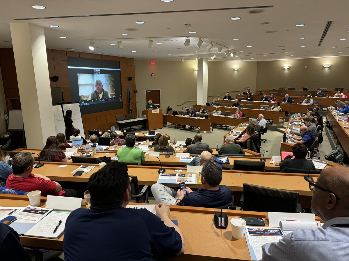 MelindaJPerson's tweet photo. Kicking off @NYSUT Committee of 100 lobby days in Albany with NYSUT’s political action and VOTE/COPE coordinators. This team is on fire 🔥, thank you for your dedication to our nearly 700,000 members and to the work of our great union. 💪 https://t.co/A0DMVYpNJF