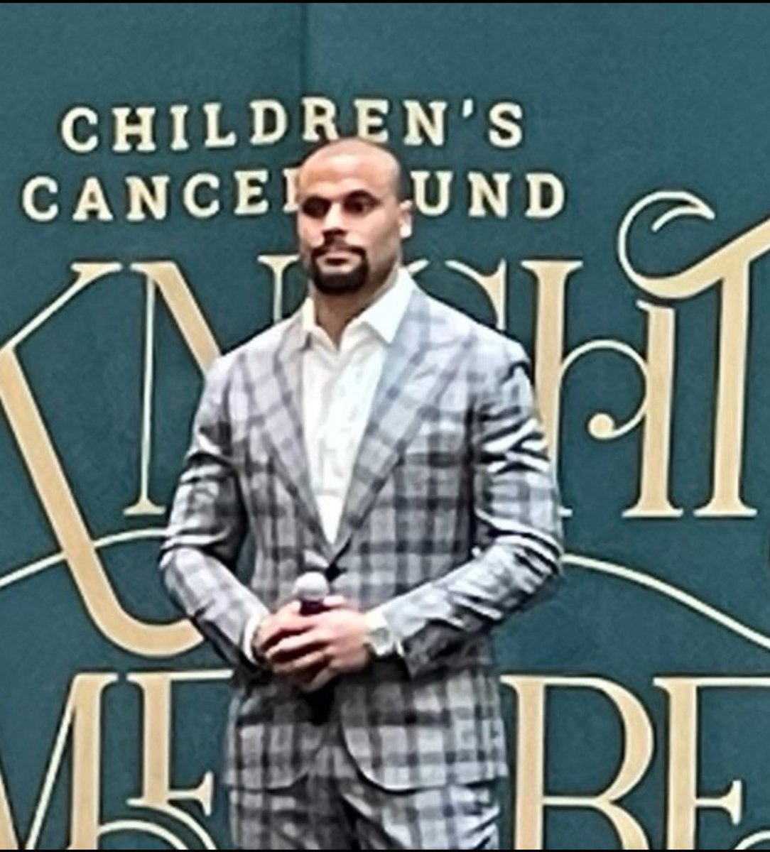 DaWeeWooCowboys's tweet photo. Dak turned into a Salamanca. https://t.co/5yjYW05k5U
