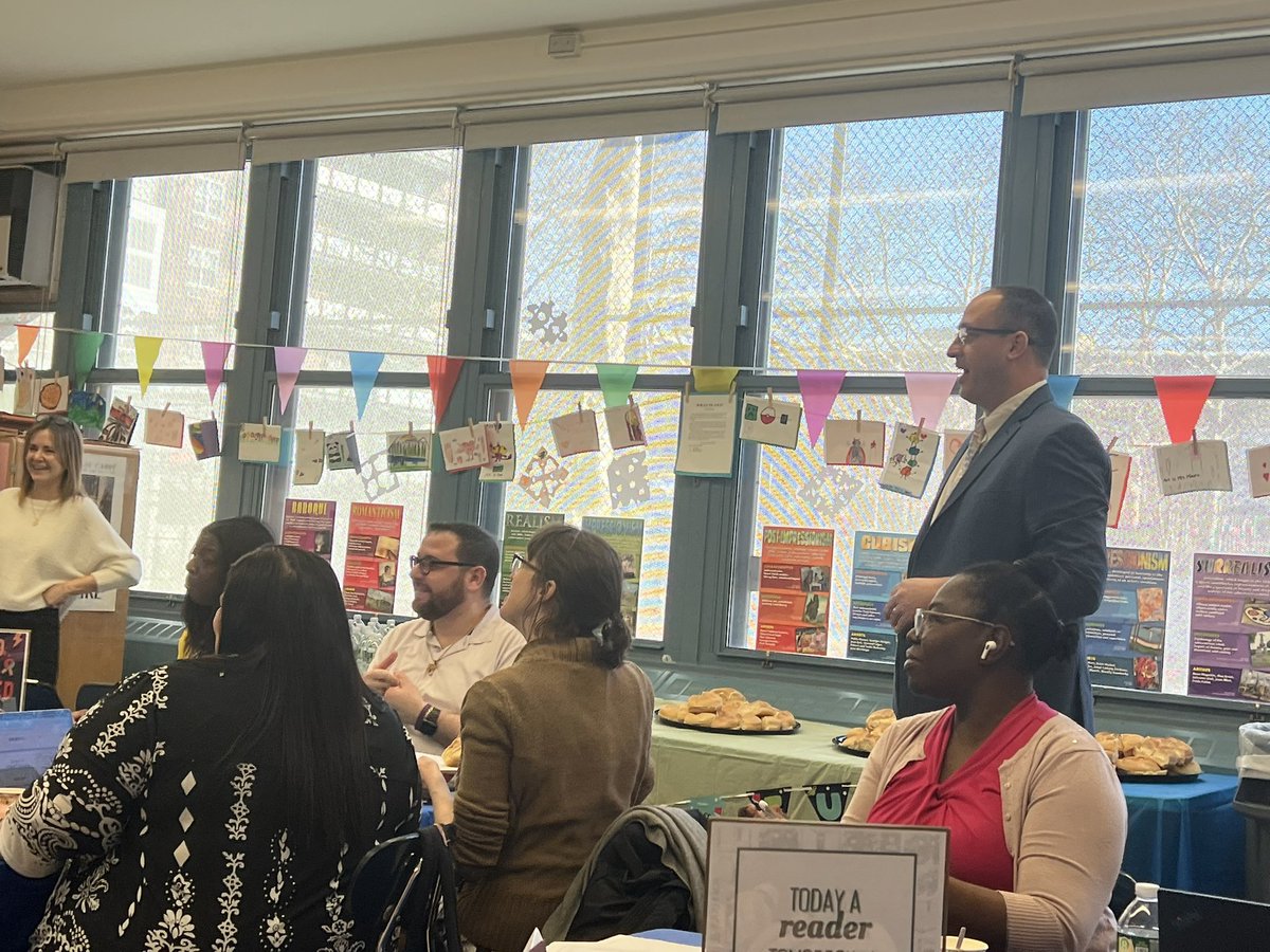 Opening Remarks from our Superintendent Michael  Dantona, District 25 during our citywide literacy point meeting at PS 169. Growing together as one.🌎 @NYCSchoolsD25  @DOEChancellor  @ruxdanika  @NChris810  @QCarolyneQ1  @FollowCSA @FollowCSA @hrubio