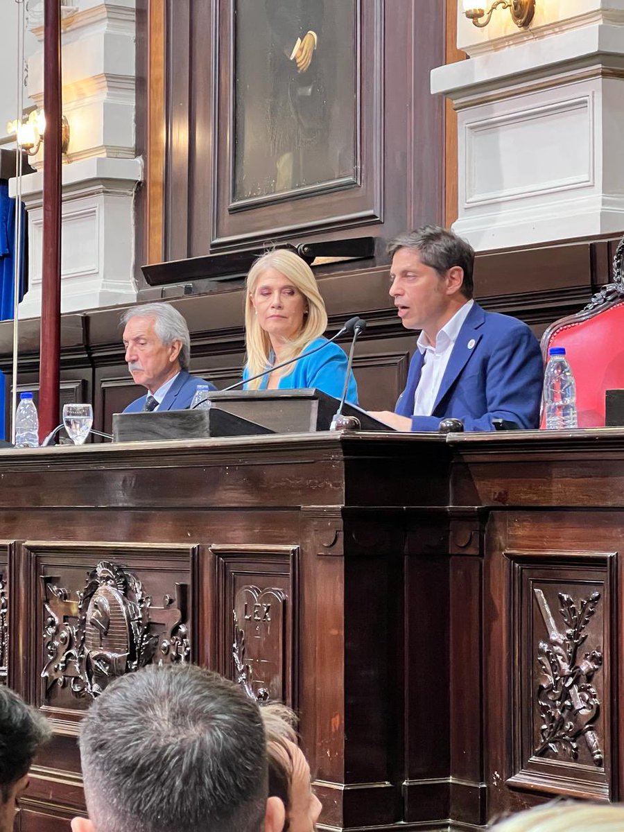 SilVaccarezza's tweet photo. Lamento que Kicillof haya utilizado la apertura de las Sesiones Ordinarias para contestarle al presidente Milei en vez de hablarle a los millones de bonaerenses que necesitan respuestas a los problemas reales, como son la economía, la inseguridad, la salud y la crisis del IOMA https://t.co/s1m8N8T1RI