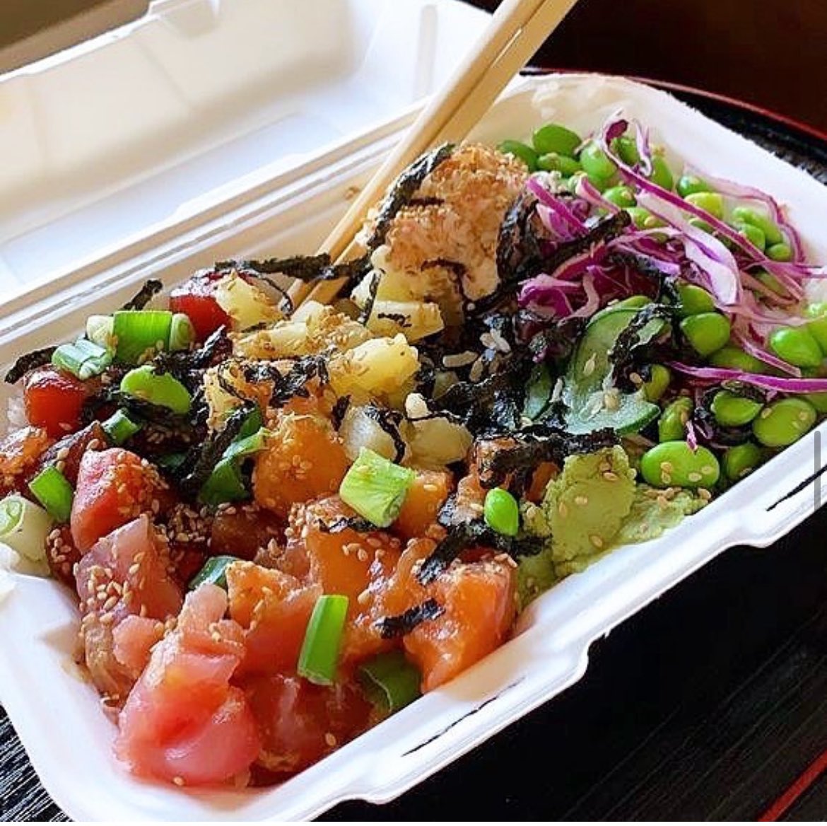 Who’s ready to eat? Keep it fresh and keep it healthy! Come ova! #pokehosuetx #poké #atx #healthy #happy