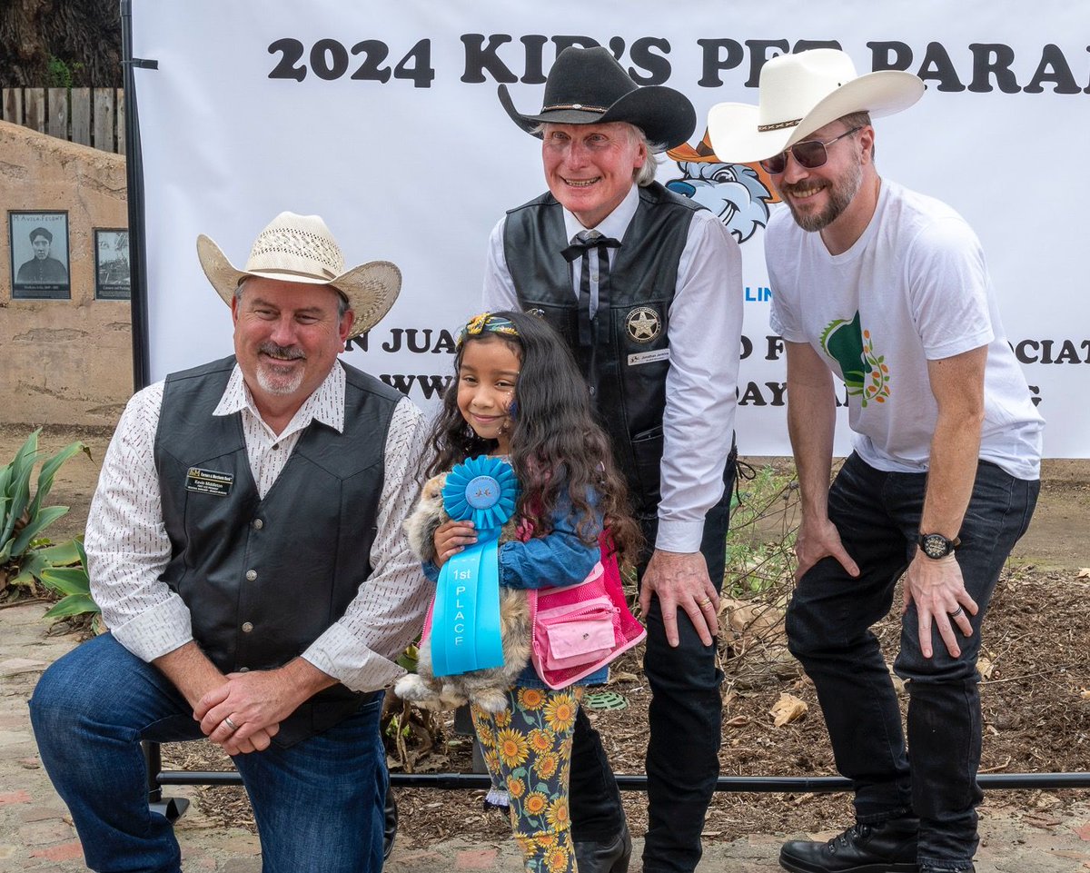 swallowsdayparade tweet media